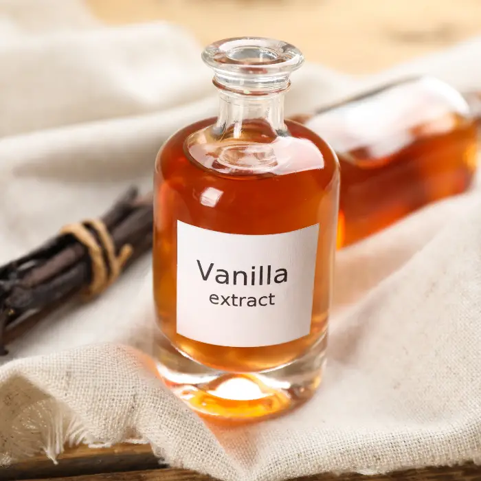 vanilla extract with vanilla beans